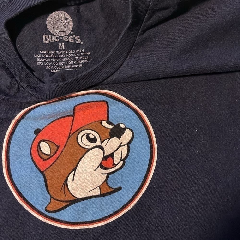 Buc-ees Shirt Size Medium - Picture 3 of 4